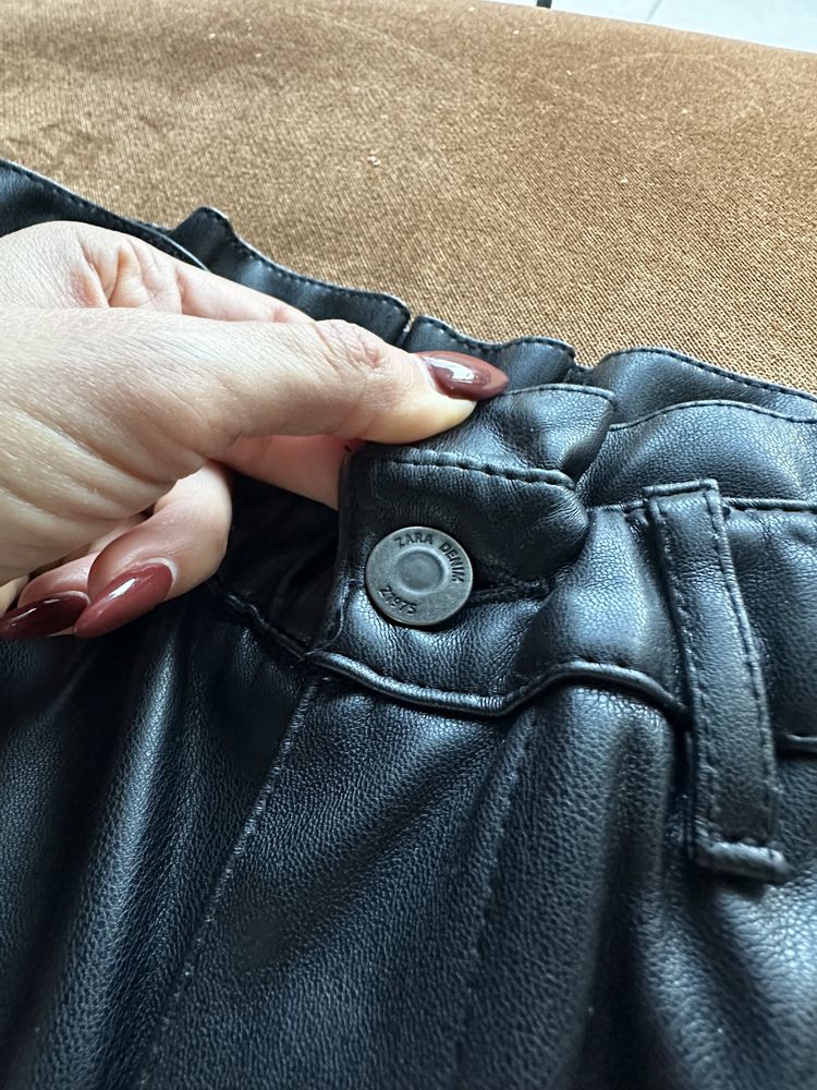 Кожен панталон ZARA