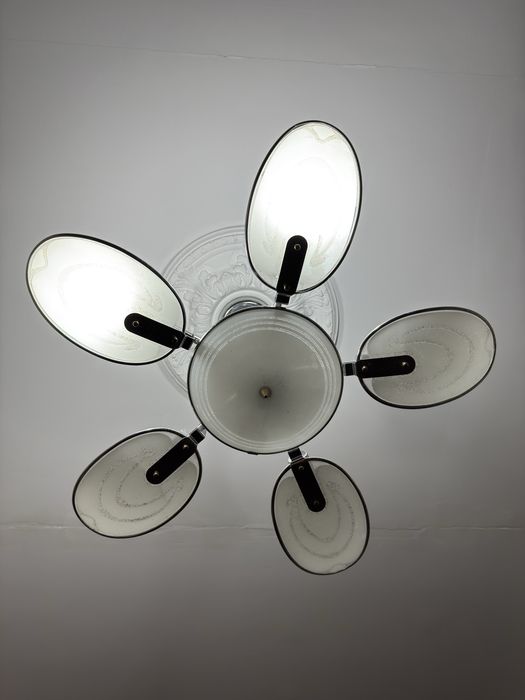 Продается люстра