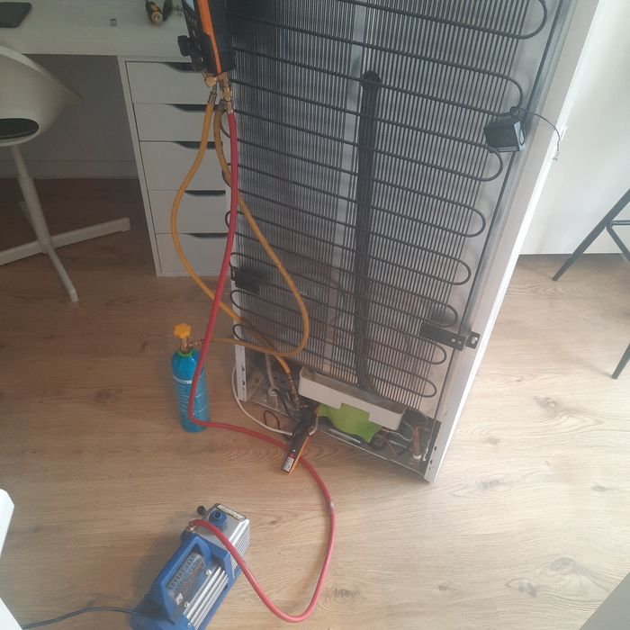 Montaj intretinere/reparatii curatare si igienizare AC