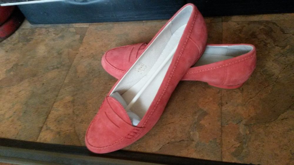 Дамски велурени обувки