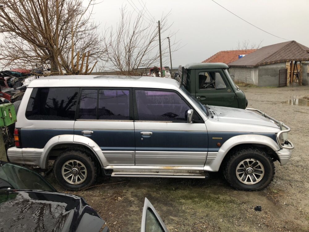 Mitsubishi Pajero 2.5D на части