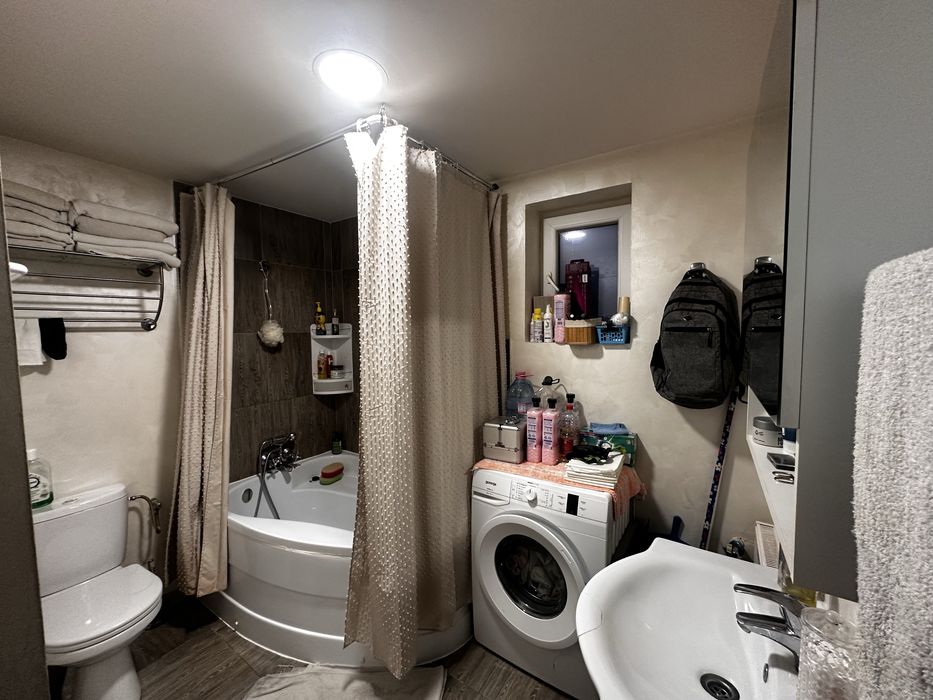 Vand apartament 2 camere, hol, bucatarie, baie.40,37mp complect utilat