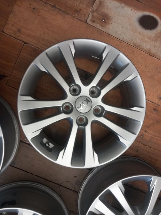Jante kia r16 x114.3 et 50 cb 67.1 mazda toyota Hyundai kia nissan etc