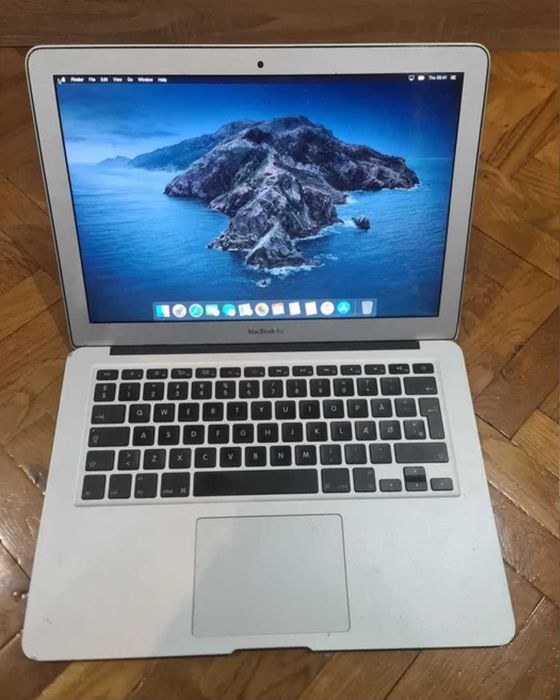 Vând MacBook Air 13 inch, model A1466 (EMC 2924)