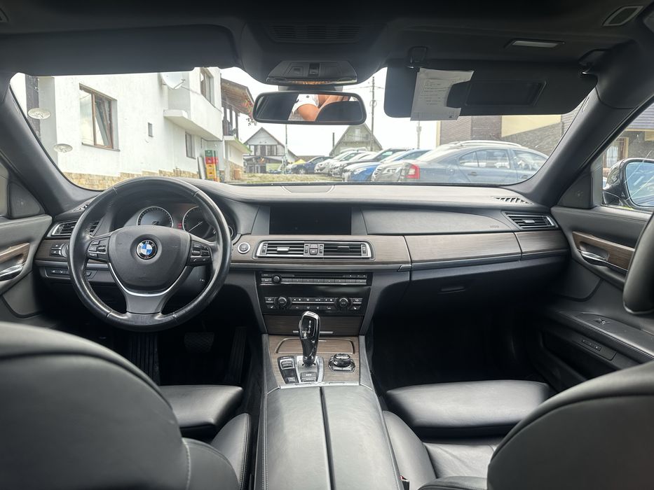Vand/Schimb BMW 750i ActiveHybrid 7 stare 10/10 NEGOCIABIL
