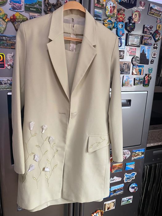 Дамски костюм от две части