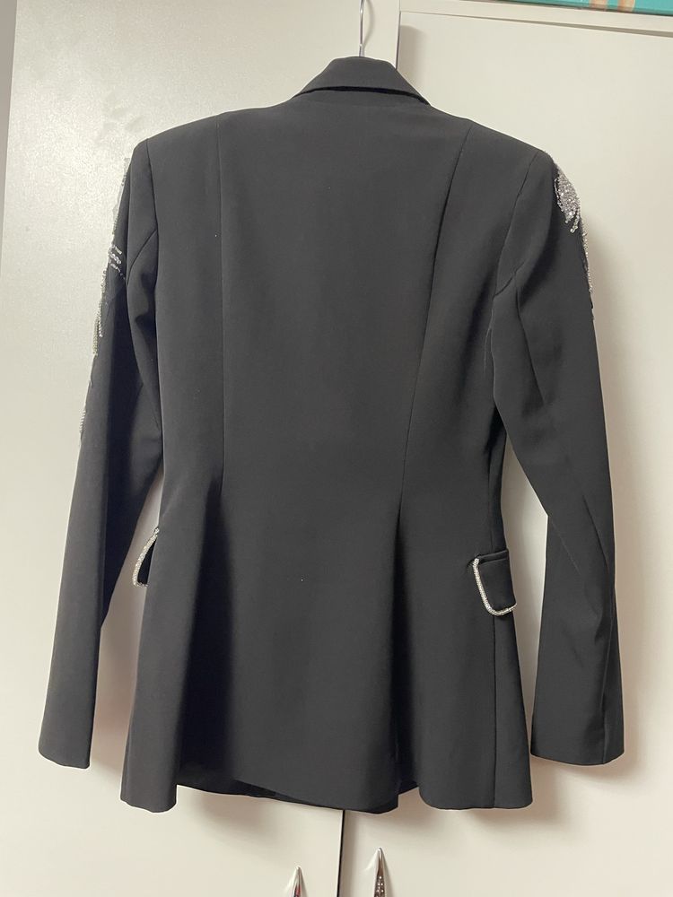 Sacou elegant negru cu aplicatii
