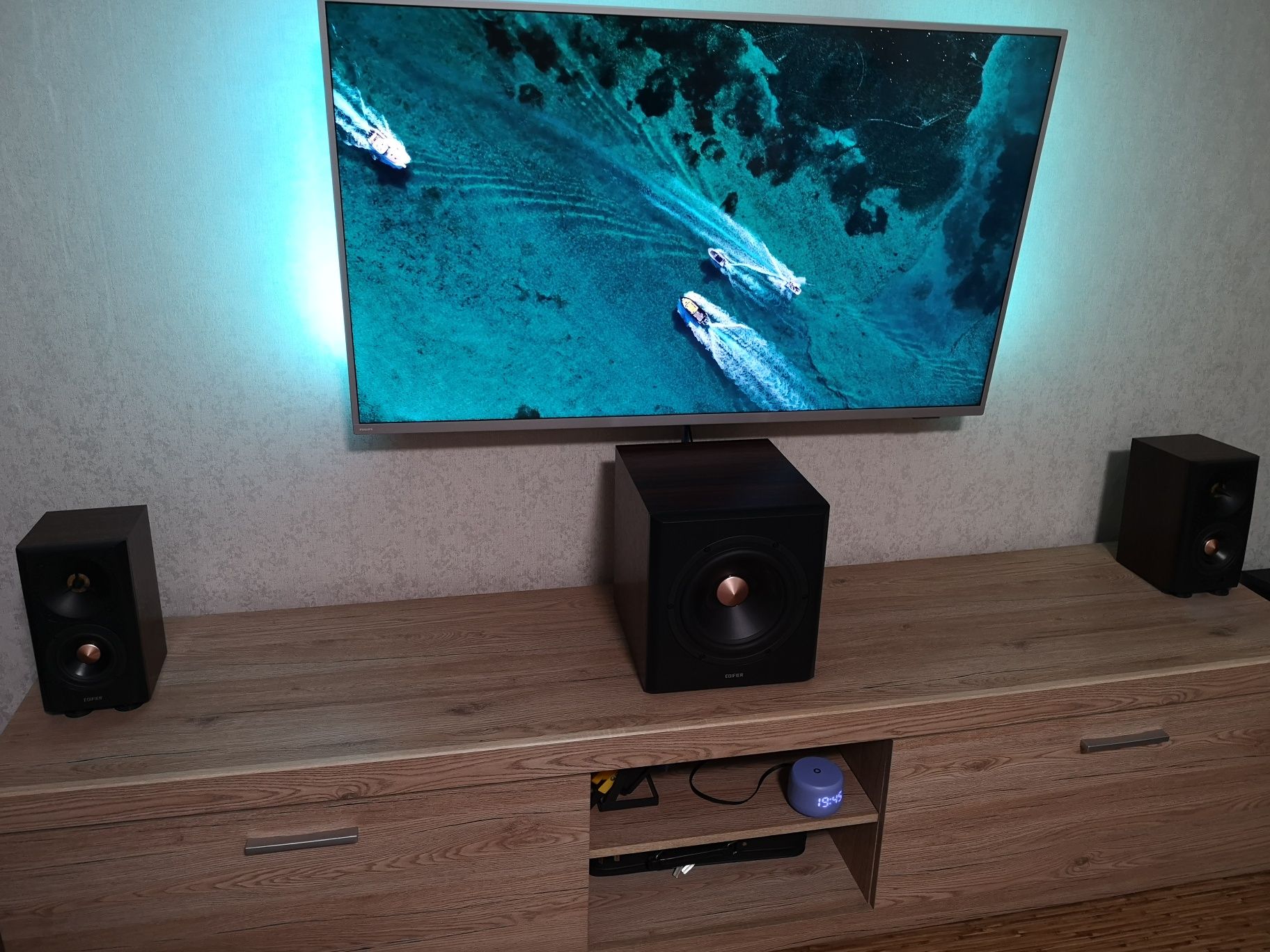 Продам мультимедийные колонки Edifier S360DB