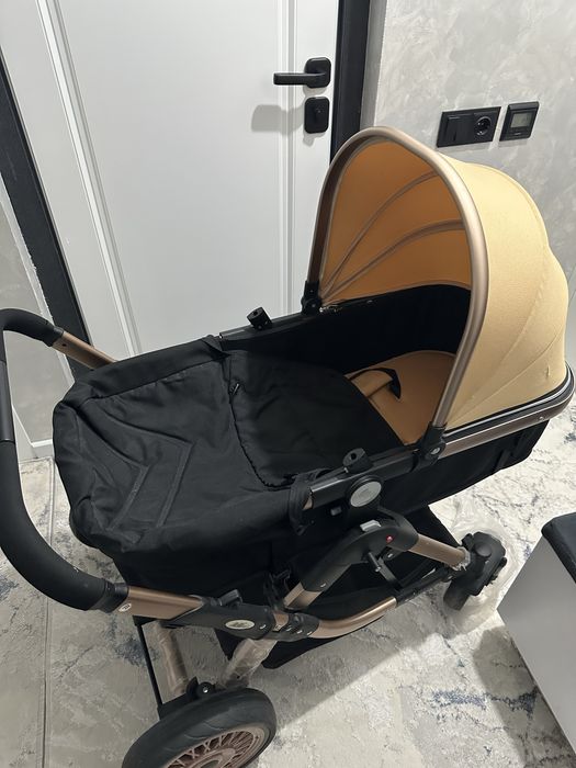 Продается коляска  в отличном состоянии.