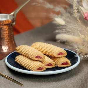 Компания реализует кондитерские изделия.