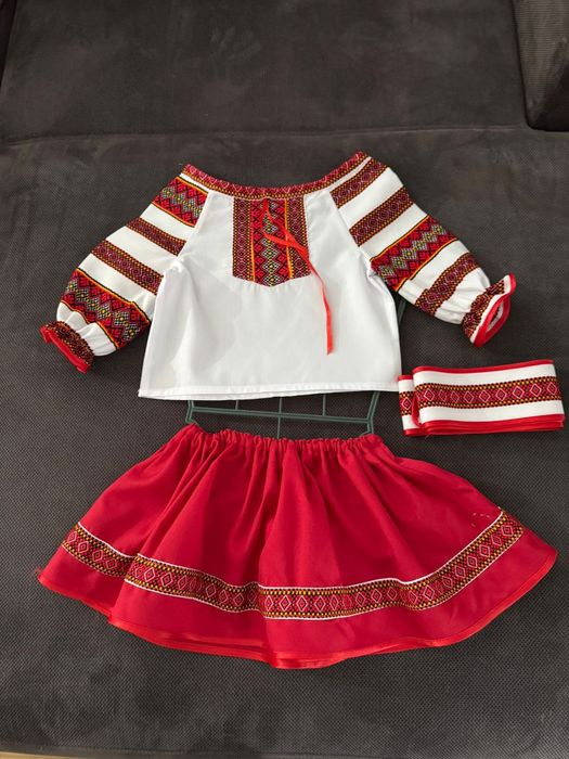 Vând costum popular, mărimea 1-2 ani