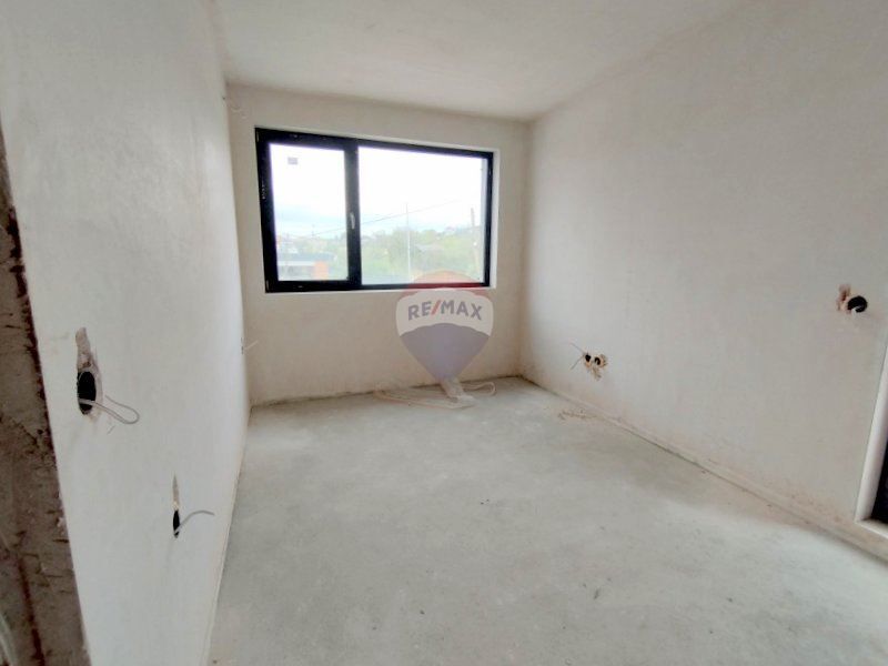 Продава се Двустаен апартамент в Варна, Виница - 82 кв.м за 1330 €/кв.м - Снимка #6