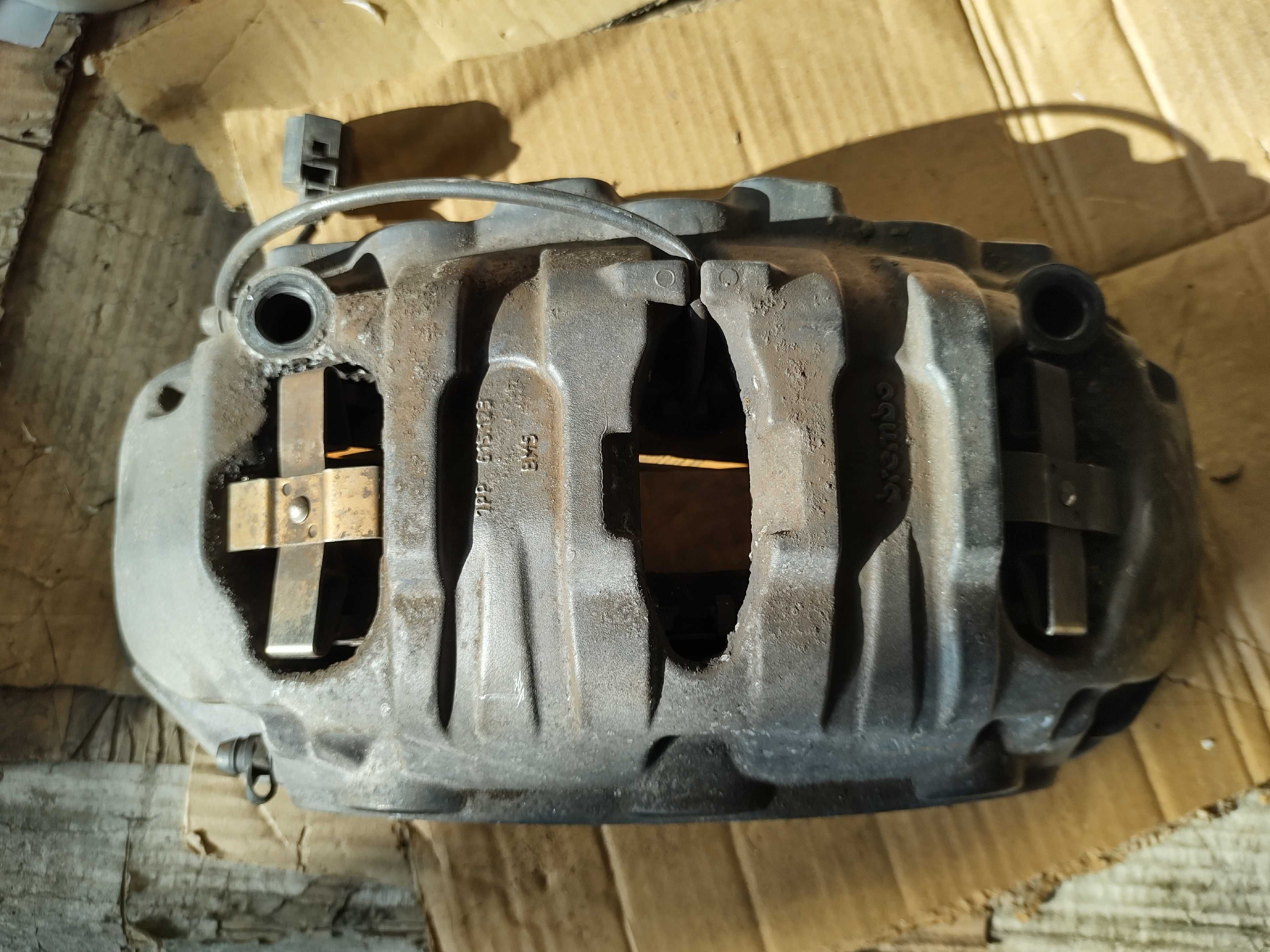 Спирачен Апарат Десен Brembo Porsche Cayenne 3.0D 92A/2012г