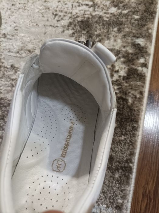 Дамски спортни обувки от естествена кожа