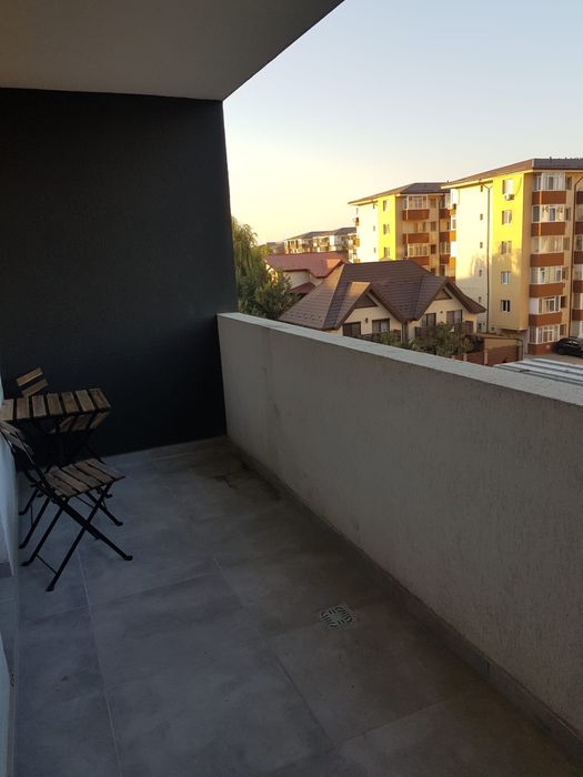 Garsoniera de inchiriat 5 min metrou - loc de parcare-piscina