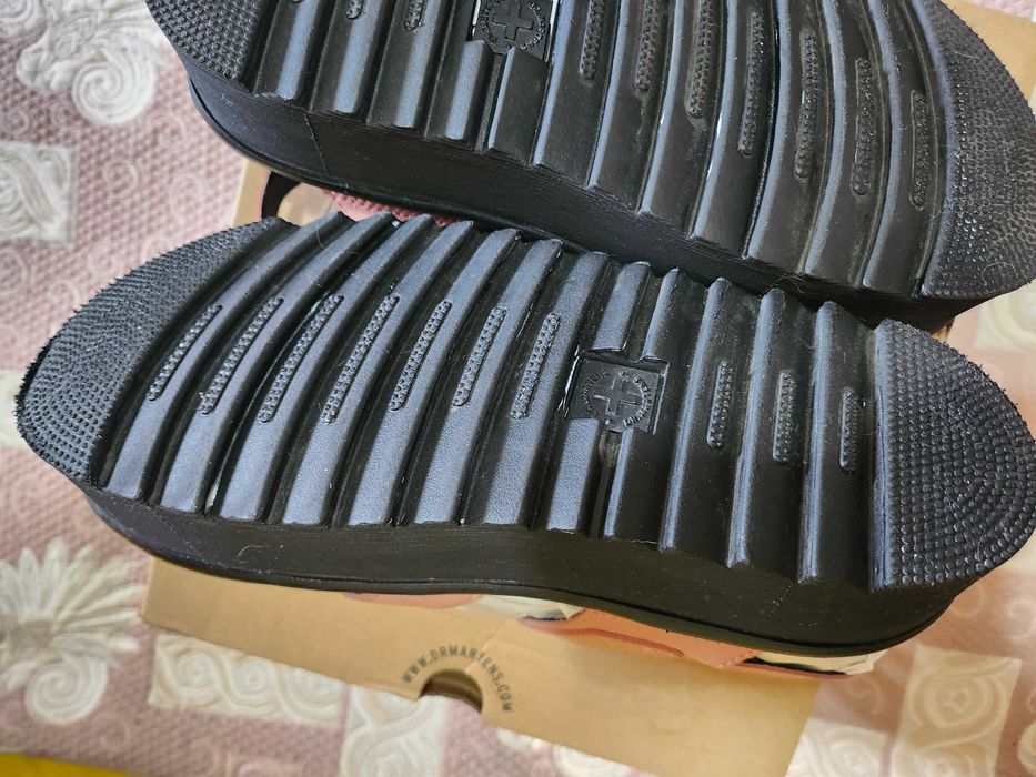 Vand sandale Dr Martens