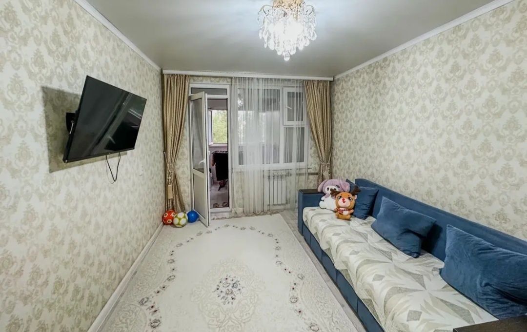 продам 4-х ком. 80кв. 5мкр. 3-этаж