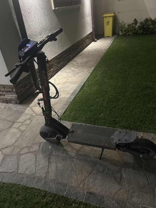 Vând trotineta electrica kukurin G4