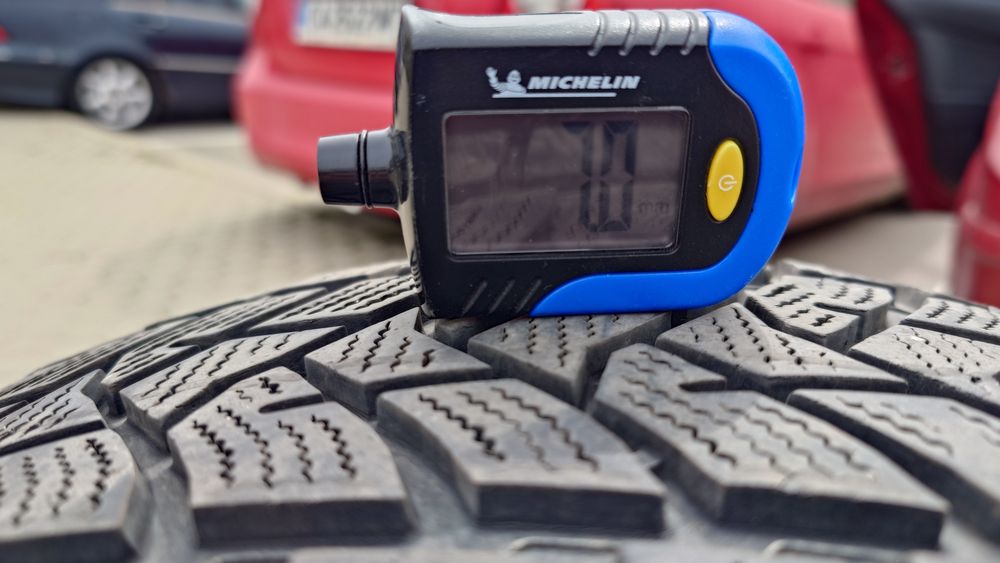 2 бр. зимни гуми Dunlop 205/55/16