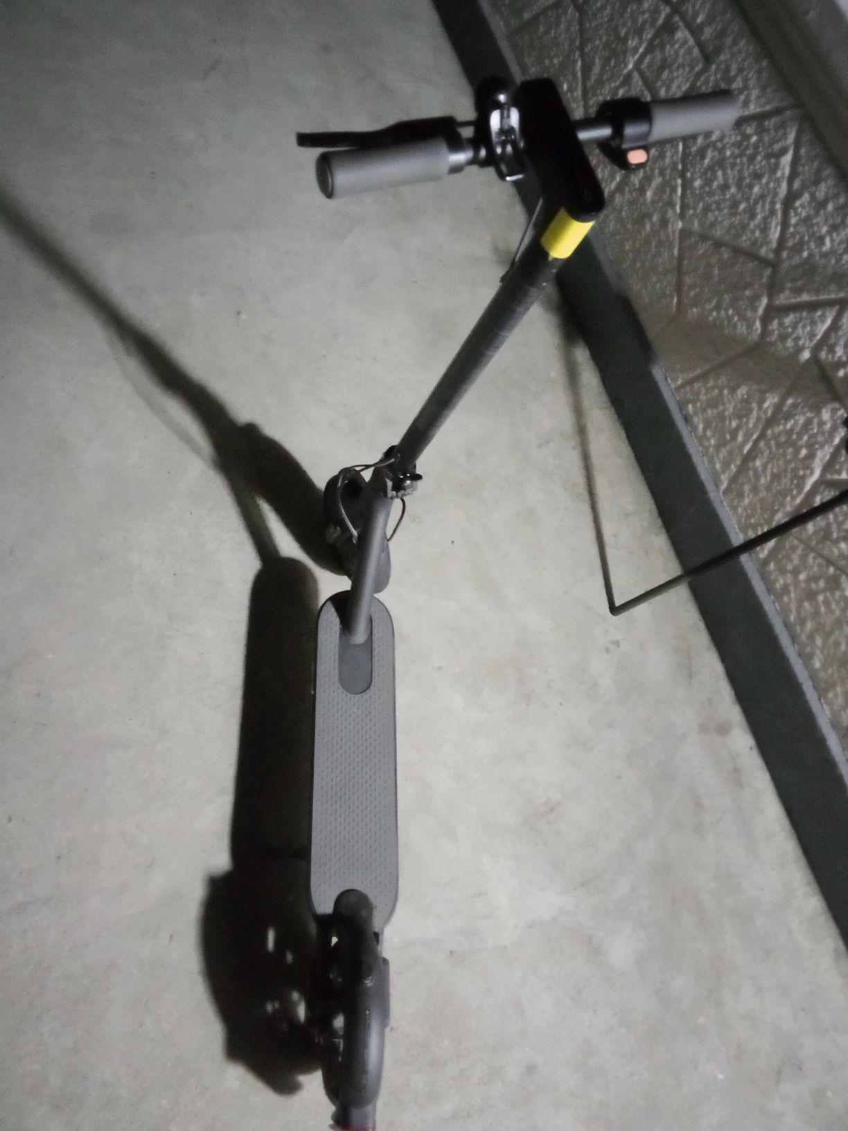 Trotineta electrica Xiaomi Mi Electric Scooter Essential,  20km