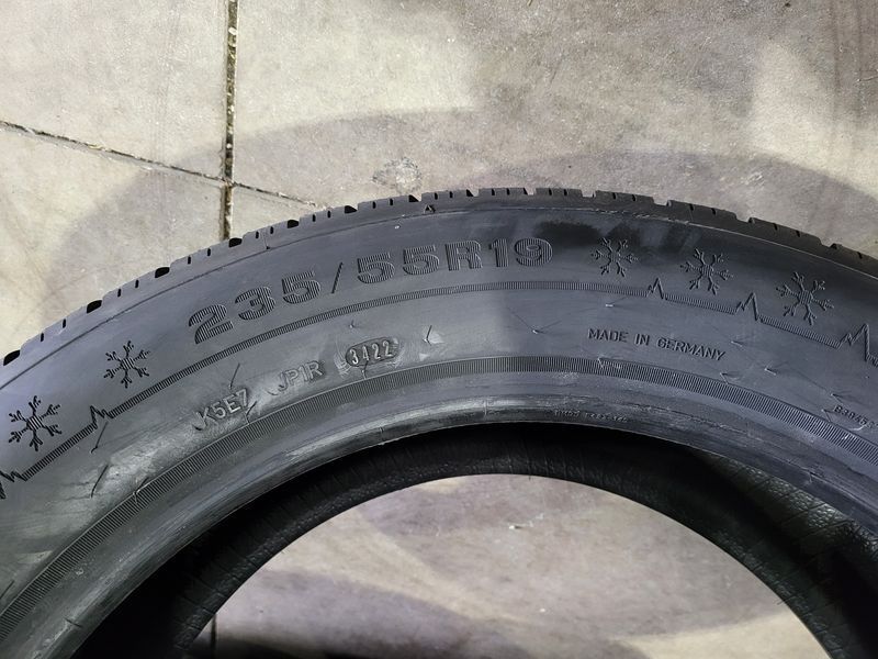 235/55/19 DUNLOP 4бр