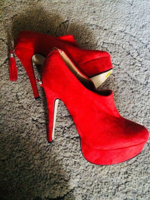 Продаю ботильоны