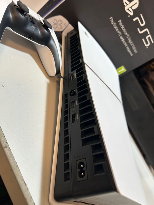 Consola PlayStation 5 Digital Edition Slim, 1TB SSD+ controller- noua