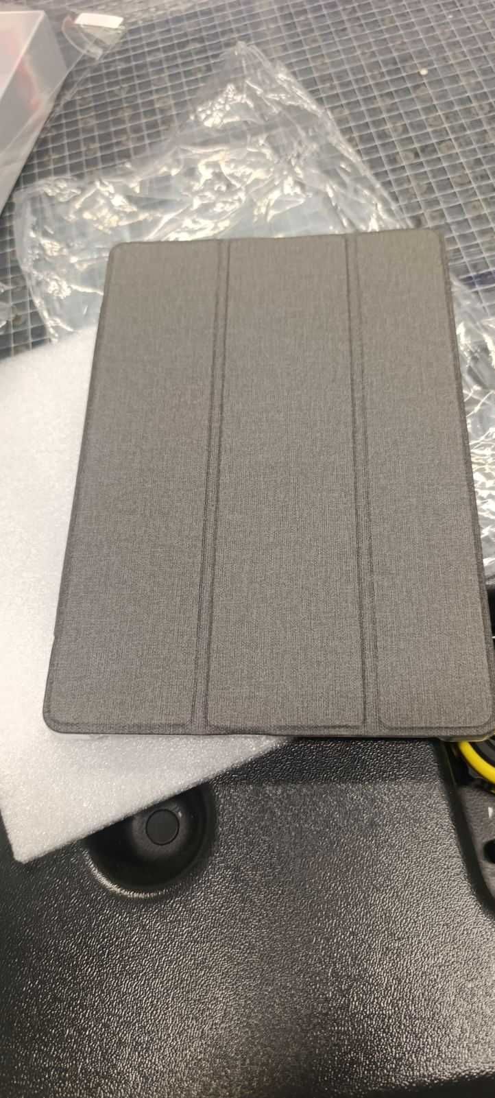 Продавам таблет 10.36 inch tablet Android 14