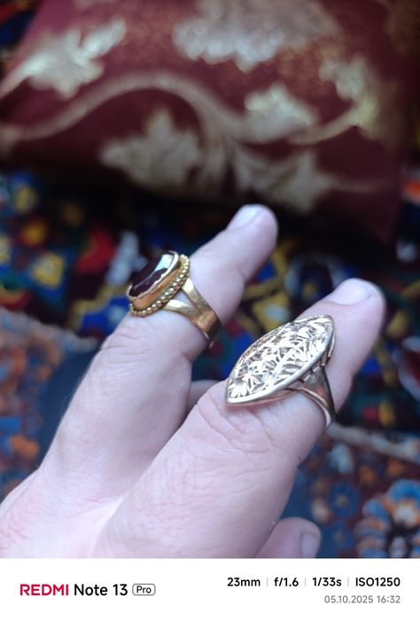 Золотые кольца с гранитами