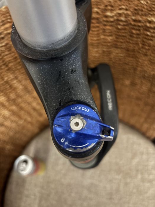 Вилка Rockshox Recon air 29