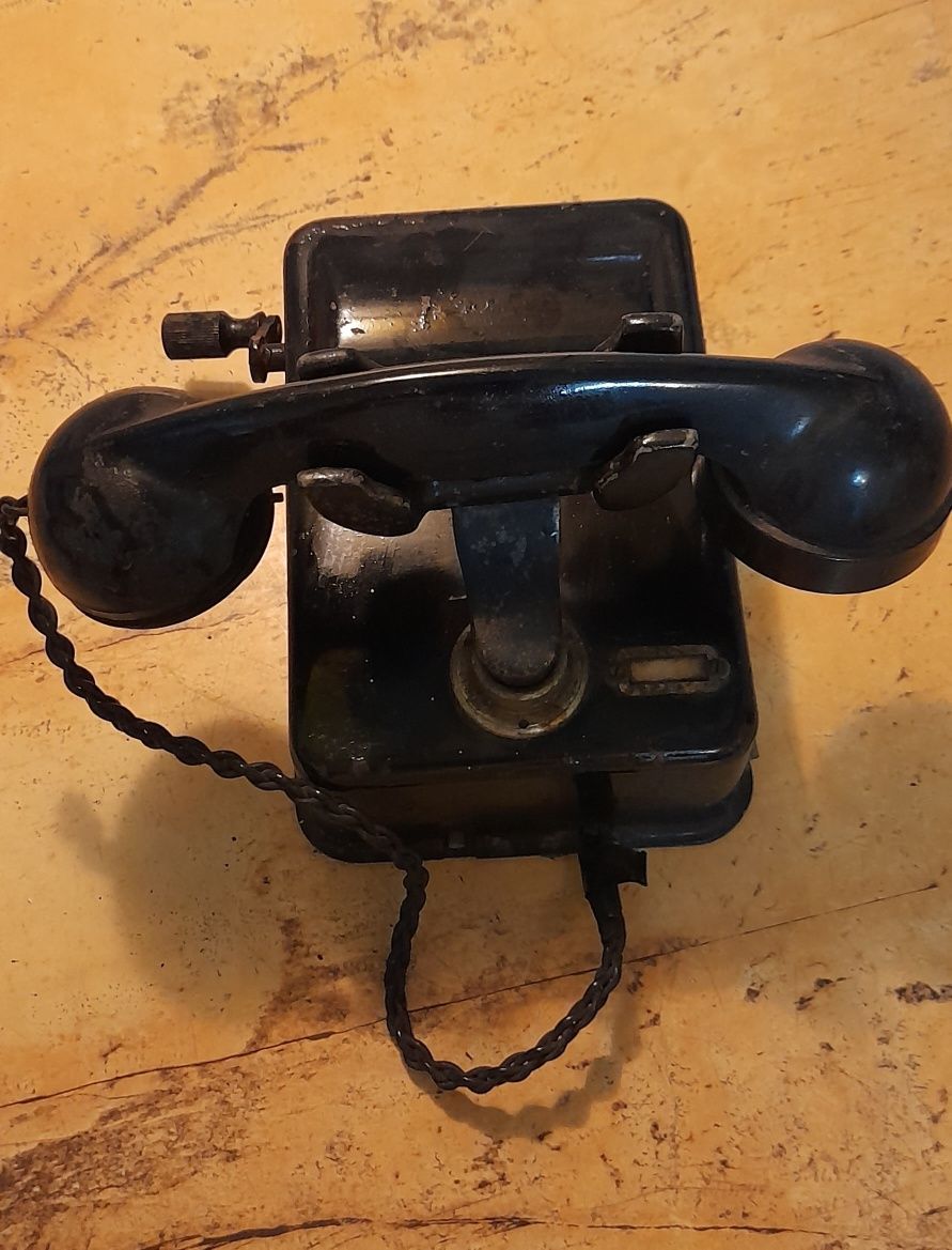 Telefon vintage cu maneta