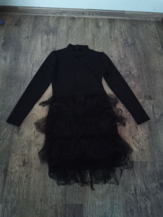 Много красива дамска рокля