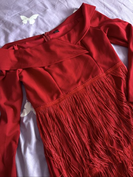 Rochie elegantă cu franjuri