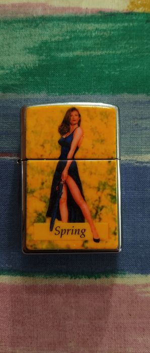 Bricheta Zippo Spring Pin Up Girl
