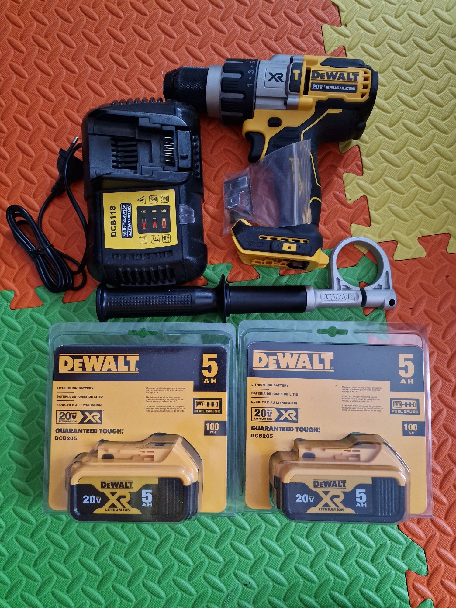 Шуруповёрт DeWalt DCD999