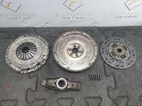 Kit ambreiaj SKODA ROOMSTER 5J 2006 - 2015 1.6 TDI CAYC 037105273C, disc - 323082010