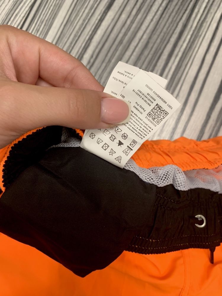 Sort de baie-Hugo Boss   —> Colecția noua-Poze reale 100% ATENTIE!!! P