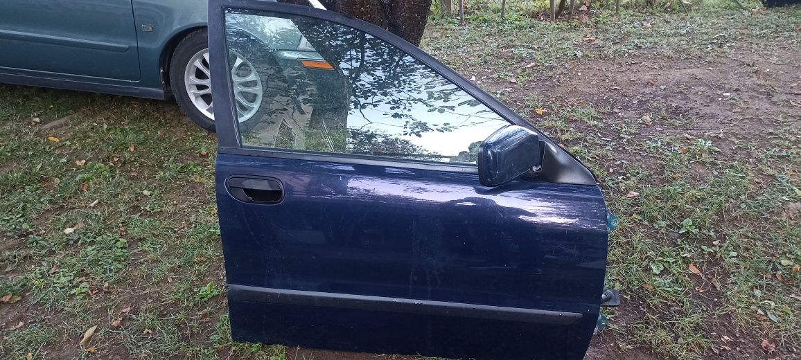Врати за Volvo V40