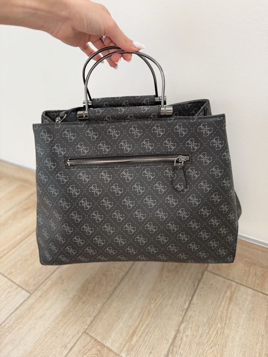 Guess дамска черна чанта