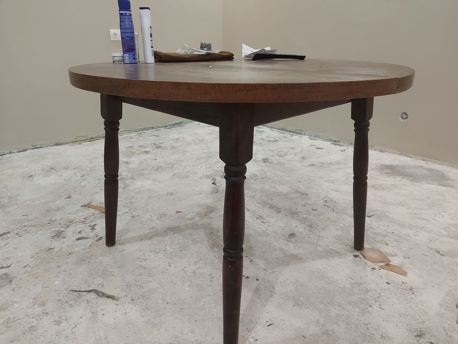 Трапезна маса и холна