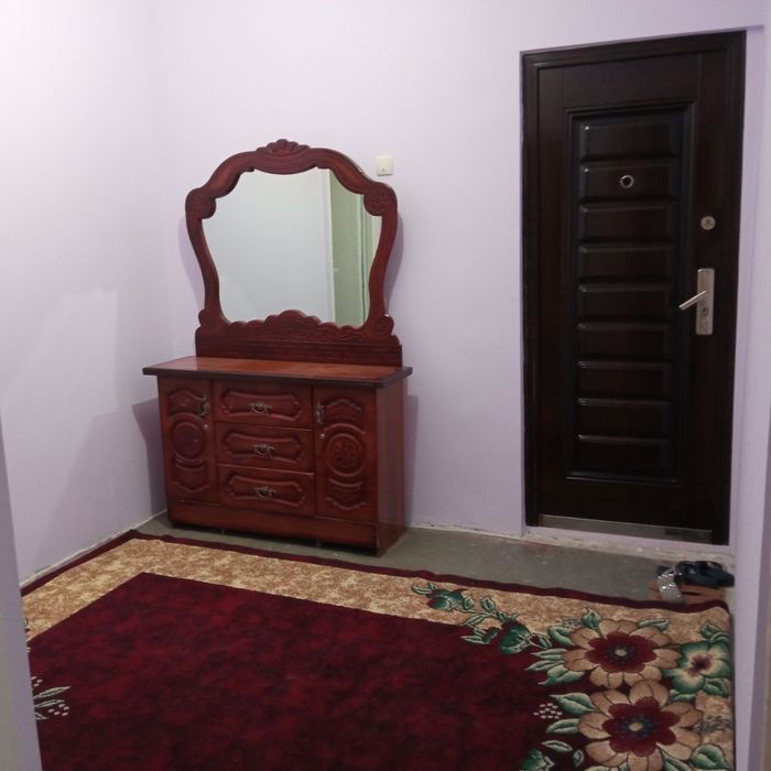 6-мкр.да жойлашган 3 хонали квартира оилага ёки студент кизларга ижара