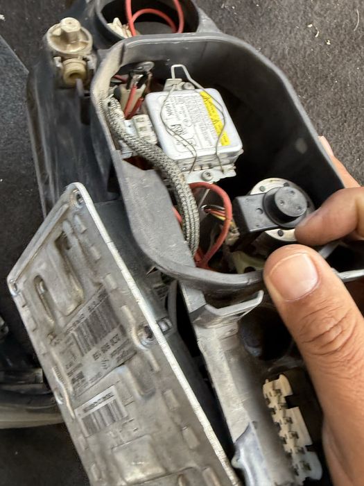 Фарове фар VW Touareg Xenon Valeo оборудван ксенон