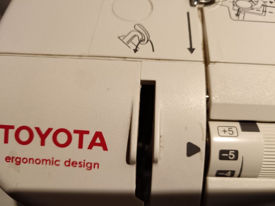 Mașină de cusut TOYOTA