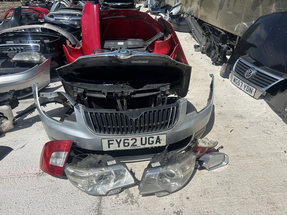 Bara fata skoda superb facelift
