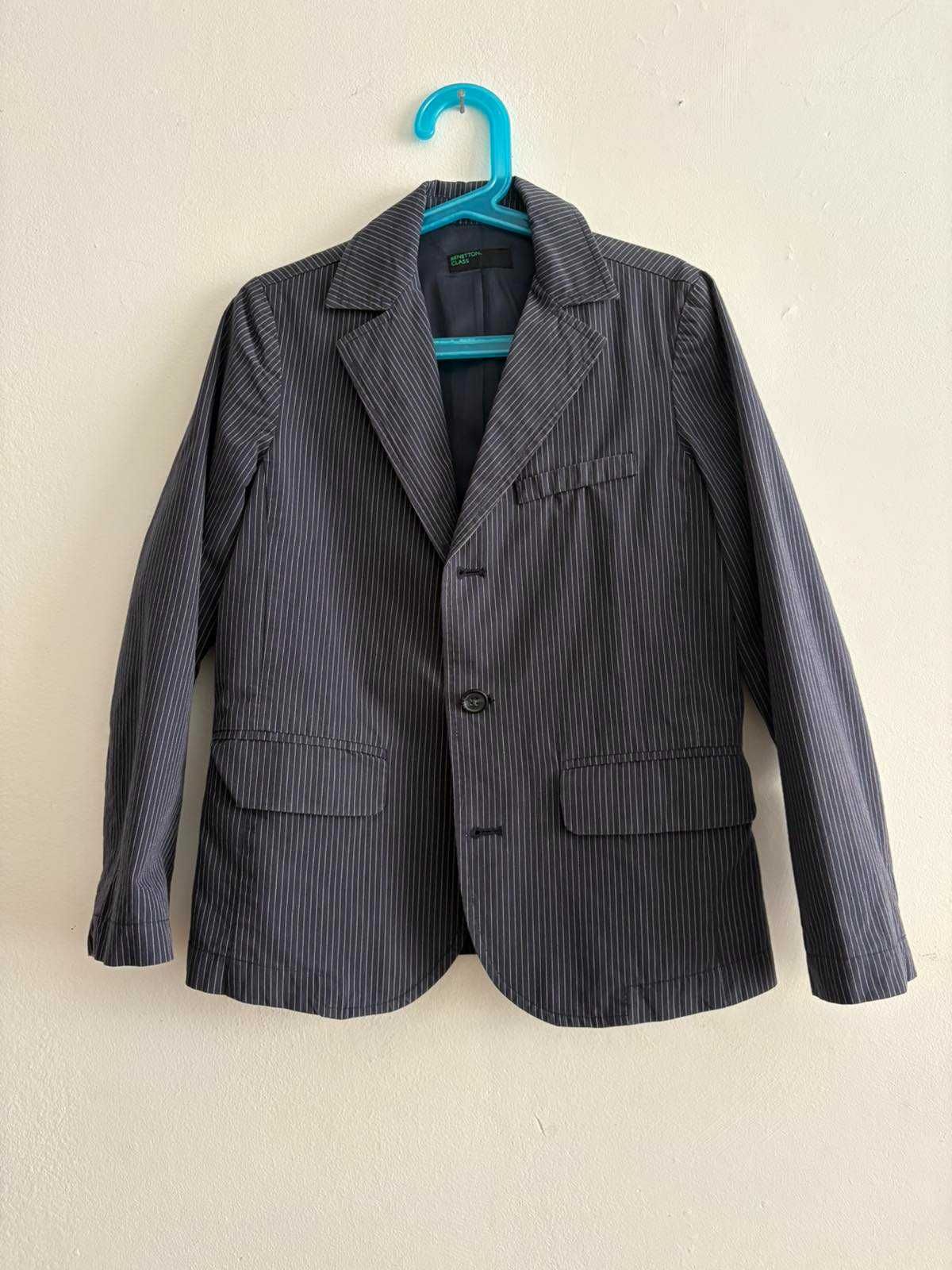 Продавам детско сако Benetton
