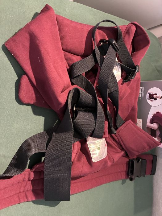 Sistem de purtare Ergobaby Embrace – Burgundy