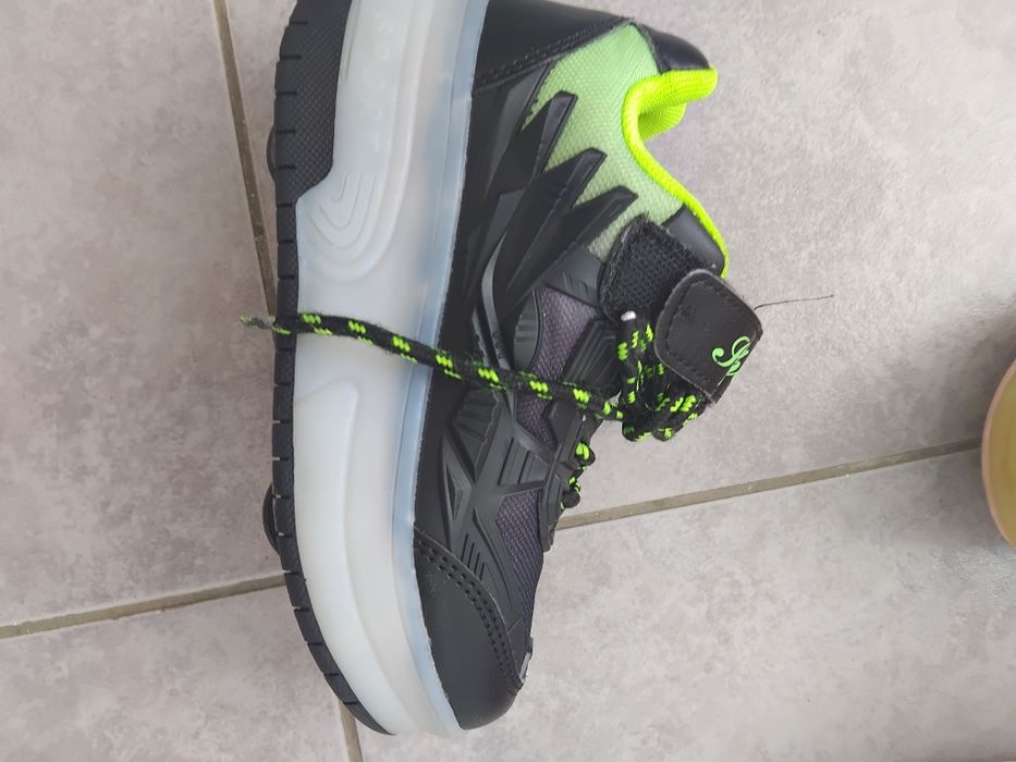 Светещи маратонки