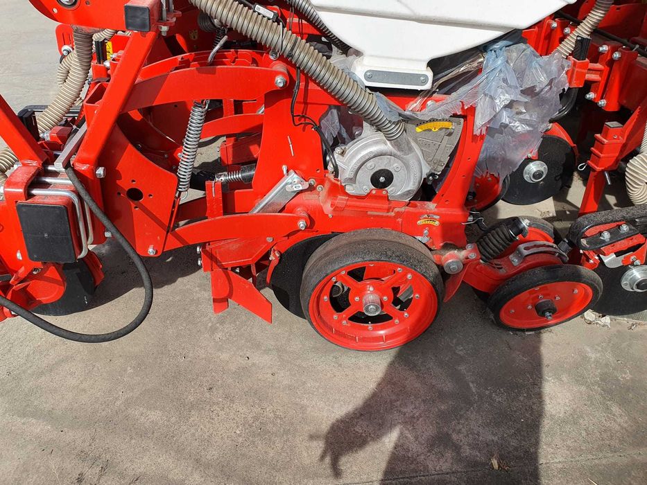 Semanatoare 6 R dublu disc cu fertilizare