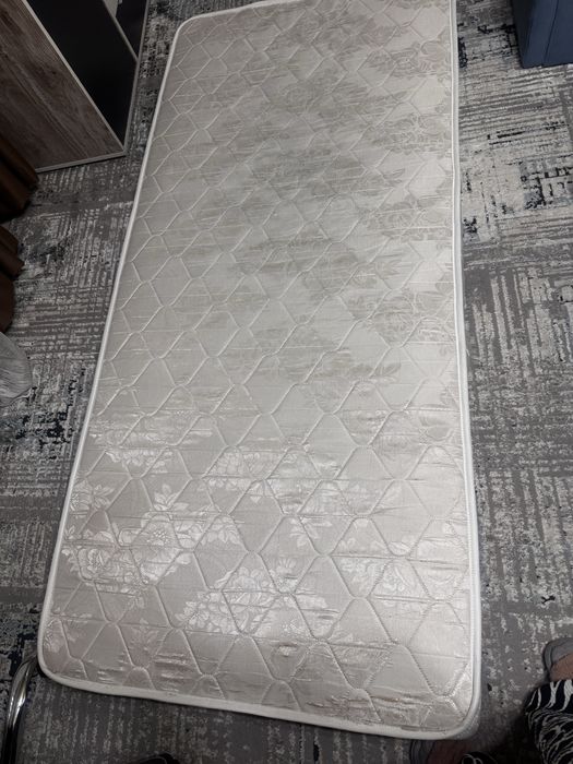 Продам матрац ( матрас) 90 на 200