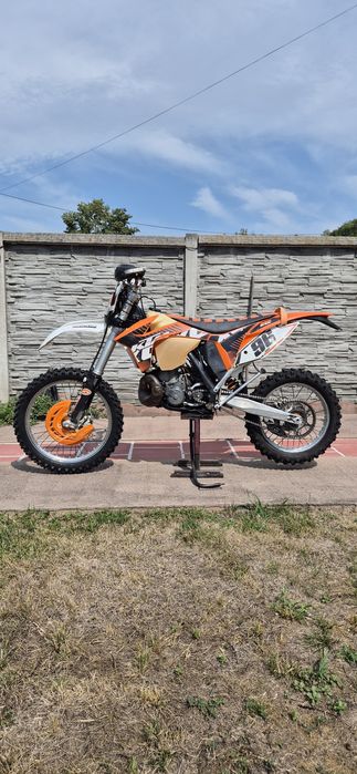 Vând KTM EXC 300 2012 înscrisă cu număr negru
